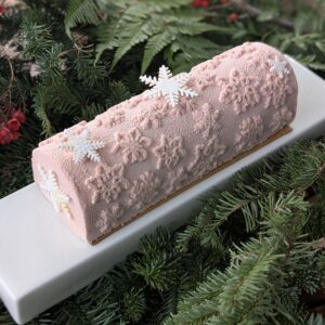 Pink Snowflake Buche Pink Guava cremeux and gel, coconut praline, Sichuan Pepper Coco Ganache (size for 6 pax)
